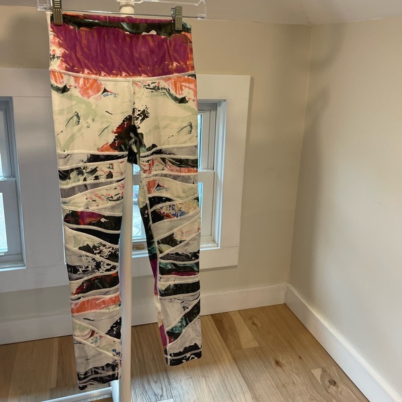 Lululemon Abstract Leggings, Size Small (missing tag) - Picture 1 of 7